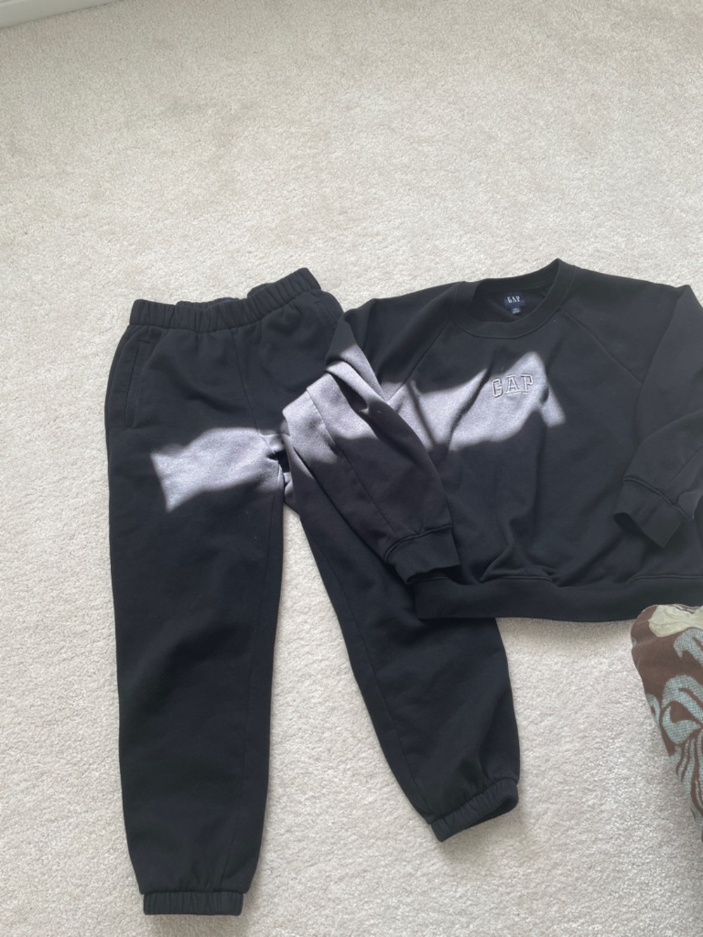 GAP Black Fleece Set (Joggers and Crewneck)